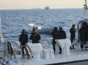 İsrail komandoları yine gemi bastı