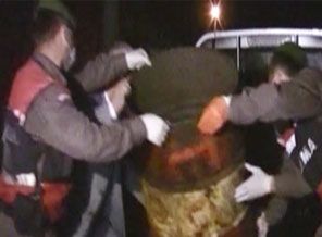 Öldürdüğü kişiyi varilde sakladı