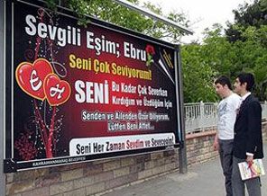 Eşinden böyle özür diledi