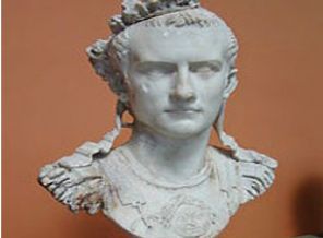 Diktatörler neden bu kadar marjinal?