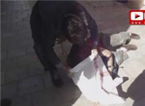 Amerikan askerinin başına çuval geçirdiler