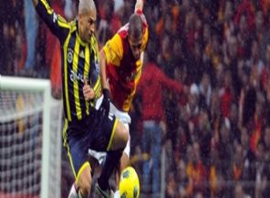 Polis Erzurum'da karaborsacı avında