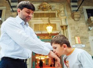 El öpme adeti nereden geliyor?