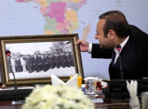 Egemen Bağış'a 'en anlamlı hediye'yi verdiler