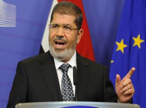 Halk iradesiyle seçilen ilk lider Mursi'den mesaj