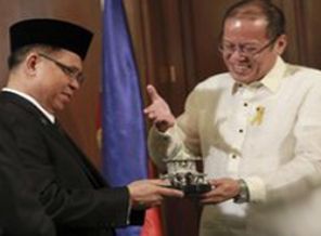 Moro Müslümanları için tarihi imza atıldı