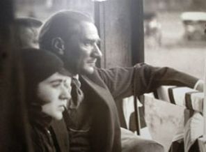 Atatürk’ün sevgilisi Fikriye  neden intihar etti?