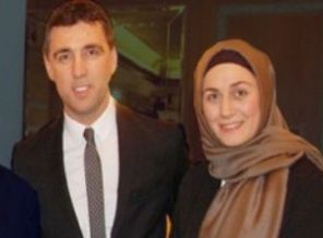 Hakan Şükür'ün eşi tesettüre girdi