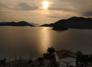 Marmaris'te yanardağ bulundu