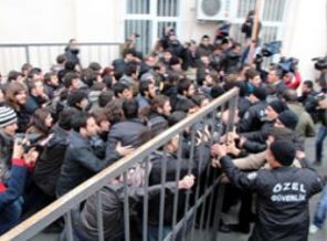 İstanbul Üniversitesi’nde “ifade özgürlüğü” gerilimi İstanbul Üniversitesi’nde “ifade özgürlüğü” gerilimi