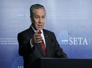 Arınç: 28 Şubat'ta DYP'lilerin yüzde 60'ı yurt dışına kaçtı