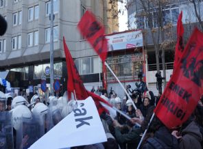 ABD Dışişleri Bakanı John Kerry'nin protesto edilmesi