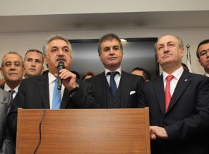 Bakan Çelik: Birilerinin arasındaki konuşmalar hükümetin pazarlık belgesi olamaz