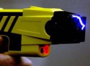 Polis artık dövmeyecek, çarpacak!