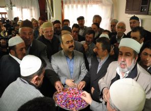 Siirt Valisi Aydın kan davalı aileleri barıştırdı