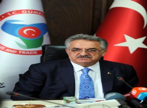 Bakan Yazıcı, yanan çarşının esnaflarına vergi müjdesi verdi