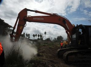 EXPO 2016 alanı için ilk binayı Bakan Eker yıktı
