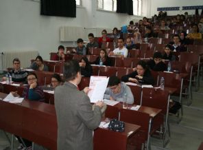 YGS denemesi gerçeğini aratmadı, trafikte uzun kuyruklar oluştu