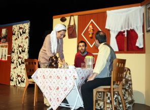 Uşak'ta öğrencilere terörün gerçek yüzü 'Karanfil Kokusu' ile anlatıldı