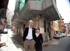 Korelilere Orhan Pamuk'u tanıtacak