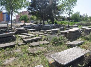 Osmanlı'ya sığınan Yahudilerin mezarlığı temizleniyor