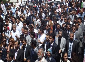 Siverek'te eğitimciler şiddeti protesto için yürüdü