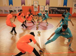 Unutulmaya yüz tutan çocuk oyunları yeniden canlandırılmaya çalışılıyor