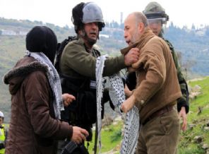 İsrail askeri Batı Şeria'da saldırdı