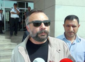 Oktay Kaynarca, tek celsede eşinden boşandı