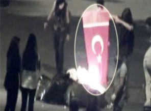 Ankara'da Türk Bayrağını yaktılar