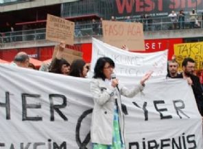 Türk düşmanı vekile eylemci Türklerden alkış Türk düşmanı vekile eylemci Türklerden alkış