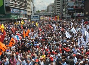 Sendikalardan 'Gezi' grevi: Doktorlar, işçiler, öğretmenler iş bıraktı