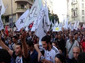 Çarşı Taksim'e 10 binlerle yürüdü