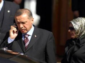 Erdoğan'ın yakınına Beşiktaş'ta iğrenç hareketler Erdoğan'ın yakınına Beşiktaş'ta iğrenç hareketler