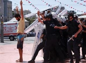 Times: Demokrasi bir tramvaydır, gittiğimiz yere kadar gider