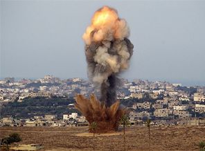 İsrail Uçakları Gazze'yi vuruyor