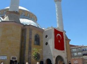 Bin 500 kişilik camii hizmete açıldı