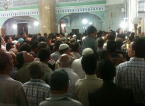 Malazgirt Camii'nde Sakal-ı Şerif izdihamı