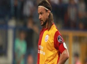 Ujfalusi'de bu takıma gidiyor