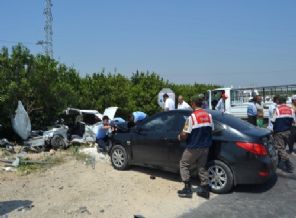 Kozan'da trafik kazası: 1 ölü, 7 yaralı Kozan'da trafik kazası: 1 ölü, 7 yaralı