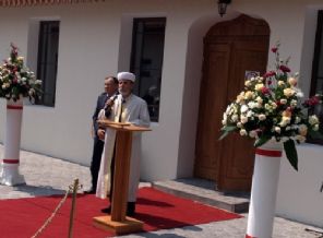 Kırım'da üç asırlık cami yeniden ibadete açıldı Kırım'da üç asırlık cami yeniden ibadete açıldı