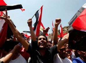 Mısır’da göstericiler AYM’ye yürüyor