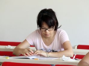 İKÇÜ'ye yabancı öğrenci akını: 140 kişilik kontenjana 850 başvuru