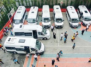 3 bin öğrenci servisi polise zimmetlendi 3 bin öğrenci servisi polise zimmetlendi