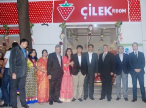 Hindistan'da ilk mobilya mağazasını açtı