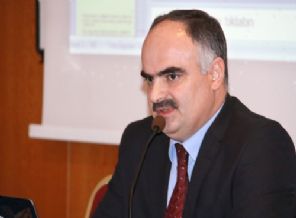 'Gençliğin yaşadığı problemlerin çözüm ilacı dini ahlaktır'