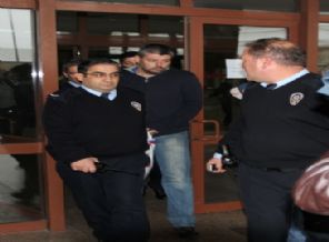 Boşandığı eşine nafaka ödemeyen kaleci Fevzi Tuncay, tutuklandı