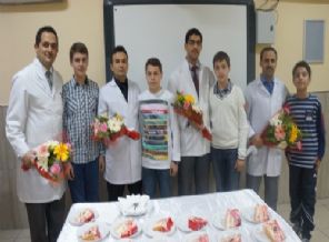 Öğrencilerden dershane öğretmenlerine 'Öğretmenler Günü' vefası