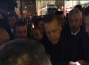 Erdoğan ağlayan genç kızı görünce...