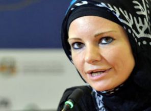 RTÜK'ten başörtülü Burcu Çetinkaya'ya hakarete ceza